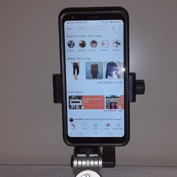 Small Tripod for cell phones & digital cameras - Posh Show Accessory - Picture 5 of 7